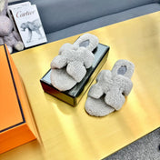 ORAN SHEARLING SANDALS PALE GRAY