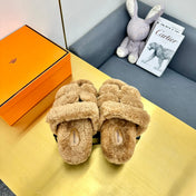 CHYPRE SANDAL IN PEANUT BROWN SHEARLING