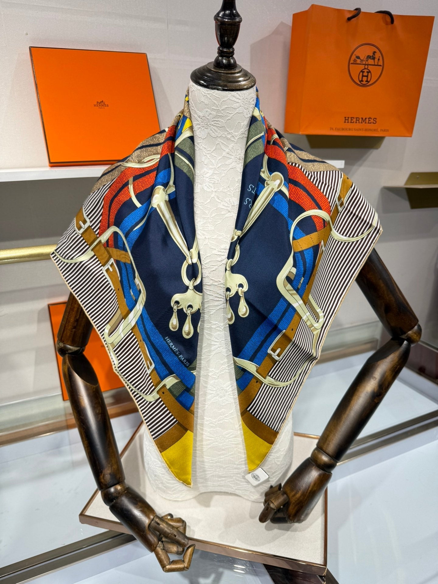 HERMES 26S SCARF 90 IN SILK 307104
