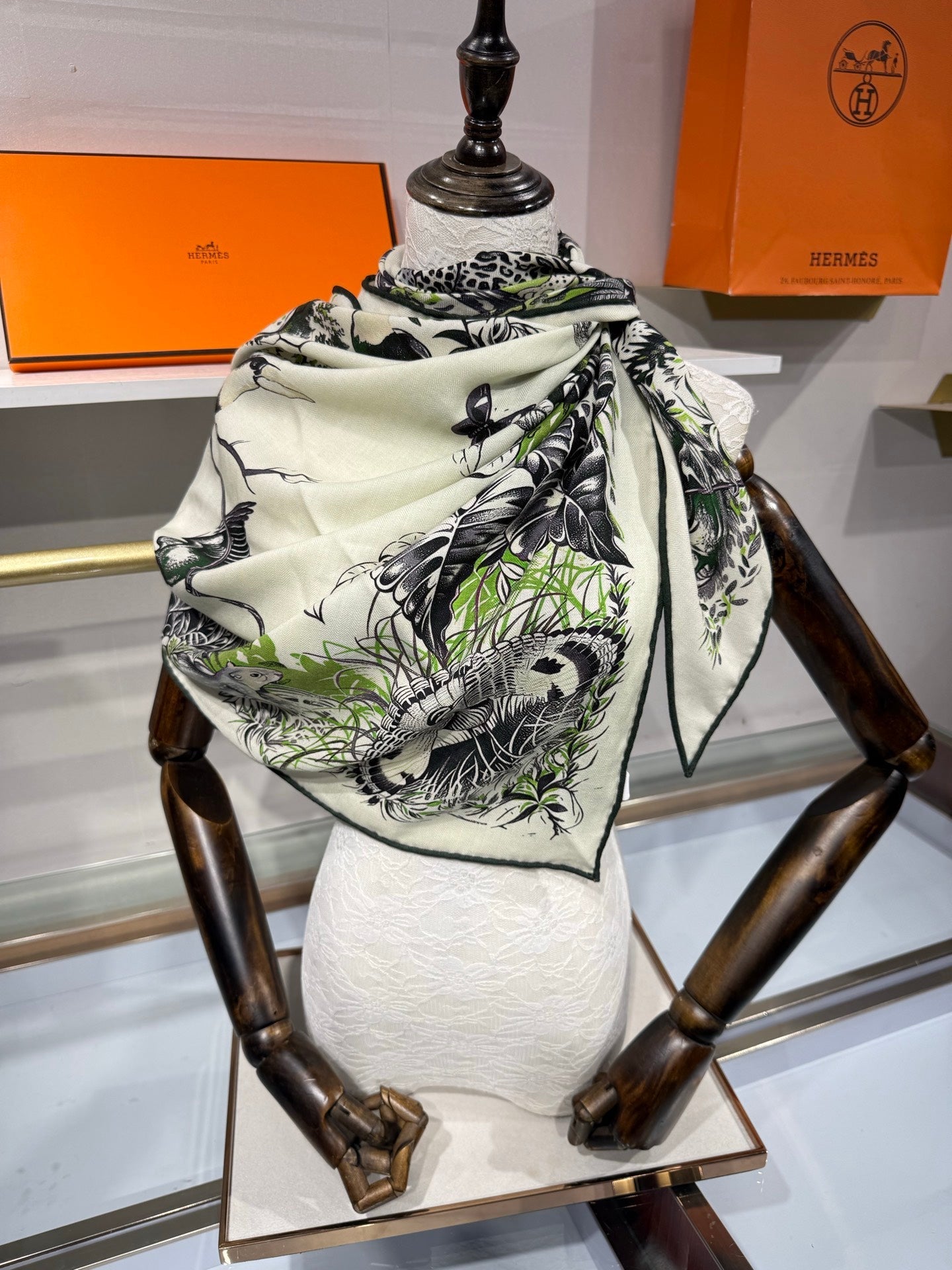 HERMES 26S SCARF 135 IN SILK AND CASHMERE 492355