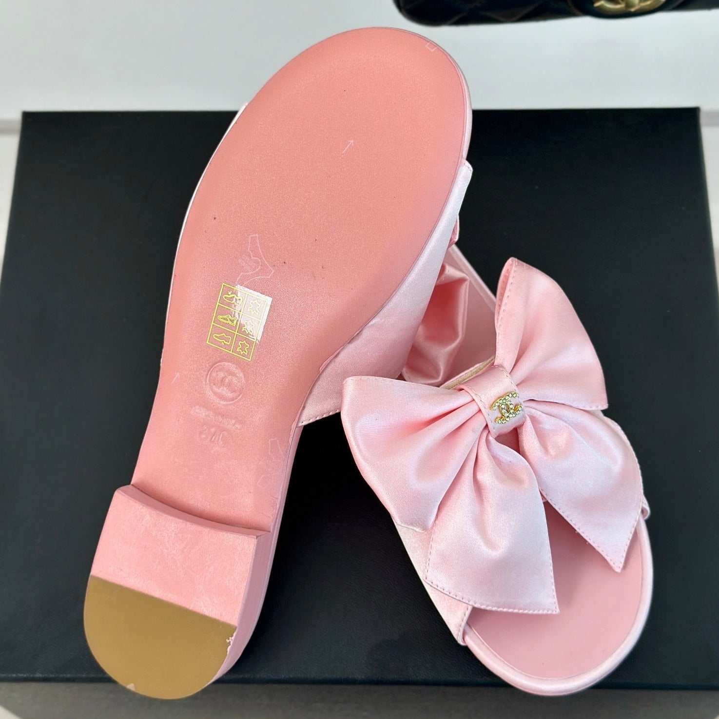 Double CC big bow flat sandals Sheepskin Light Pink