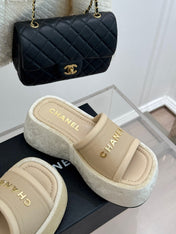 PLATFORM SLIPPERS IN CAMEL BEIGE LAMBSKIN