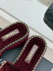 THICK-SOLED CHAIN HEART SLIPPER IN PLUM PURPLE VELVET