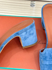 HIGH HEELS IN BLUE SUEDE AND LAMBSKIN