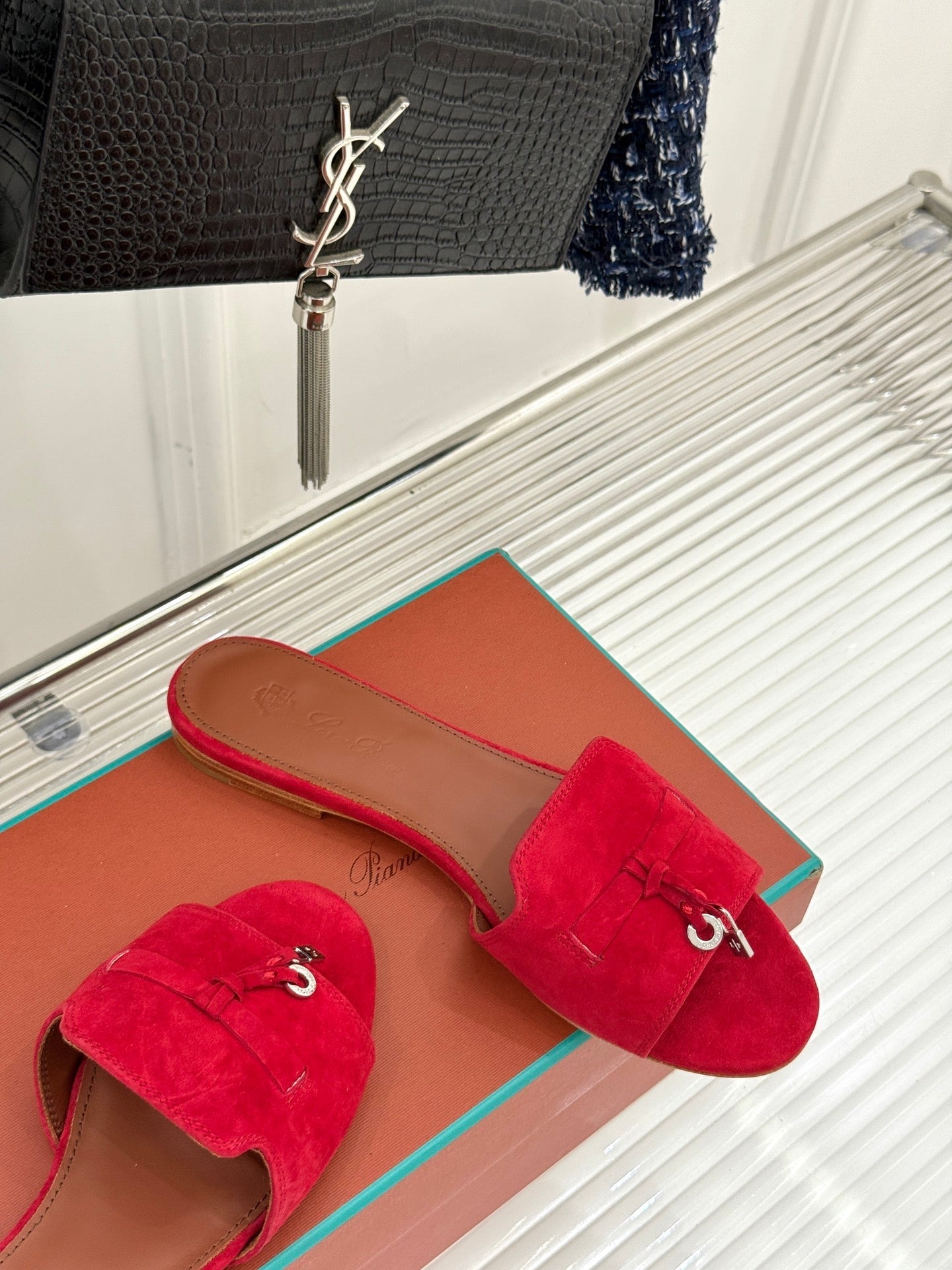 FLAT SANDALS IN RED SUEDE AND LAMBSKIN