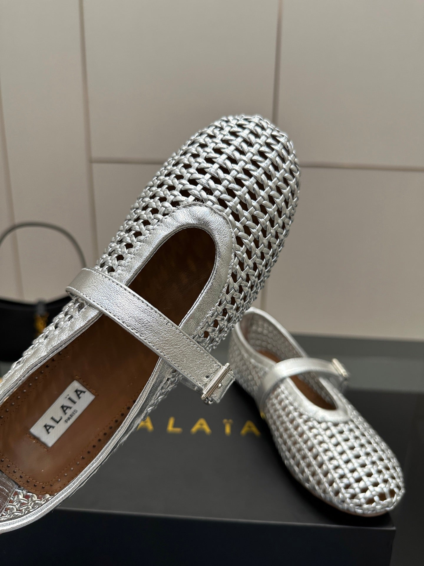 ALAIA MARY JANE FLAT 25S IN SILVER WOVEN MESH