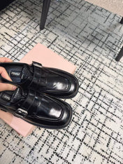 SQUARE TOE OXFORD IN BLACK SHINY CALFSKIN