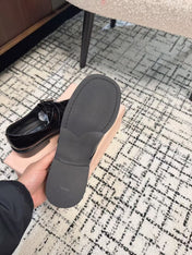 SQUARE TOE OXFORD IN BLACK SHINY CALFSKIN