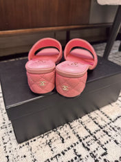 MID HEEL MULES IN BRIGHT PINK SHEEPSKIN