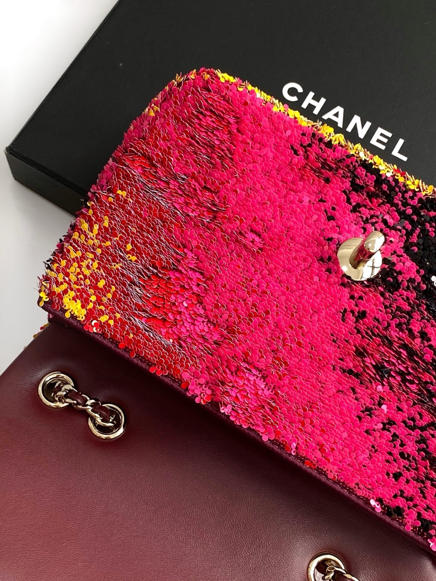CHANEL 26S CLASSIC FLAP BAG 21 IN MULTICOLOR PINK SEQUINS