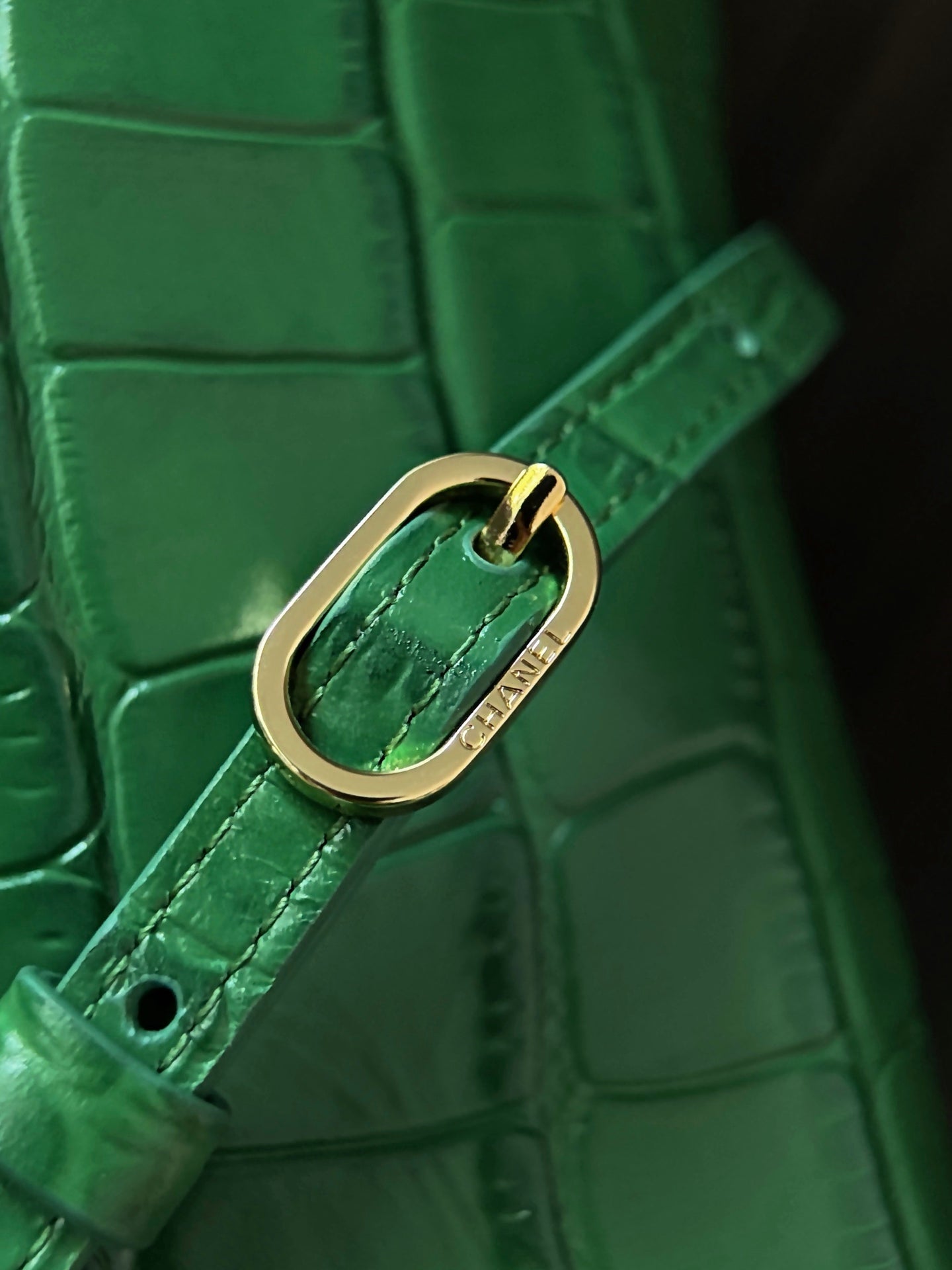 CHANEL 26S SHOULDER BAG 28 IN GREEN CROC-EMBOSSED CALFSKIN