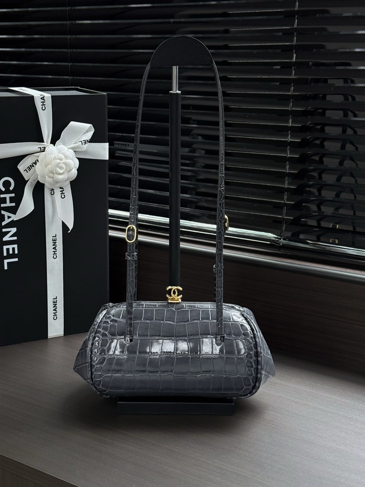 CHANEL 26S SHOULDER BAG 28 IN DARK GREY GLOSSY CROCODILE-EMBOSSED CALFSKIN