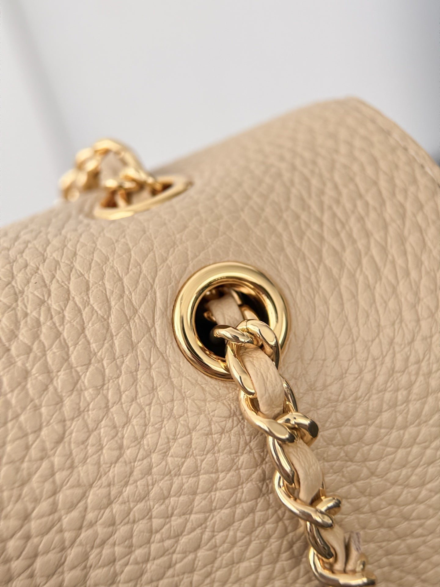 CHANEL 26S SHOULDER BAG 29 IN BEIGE GRAINED CALFSKIN