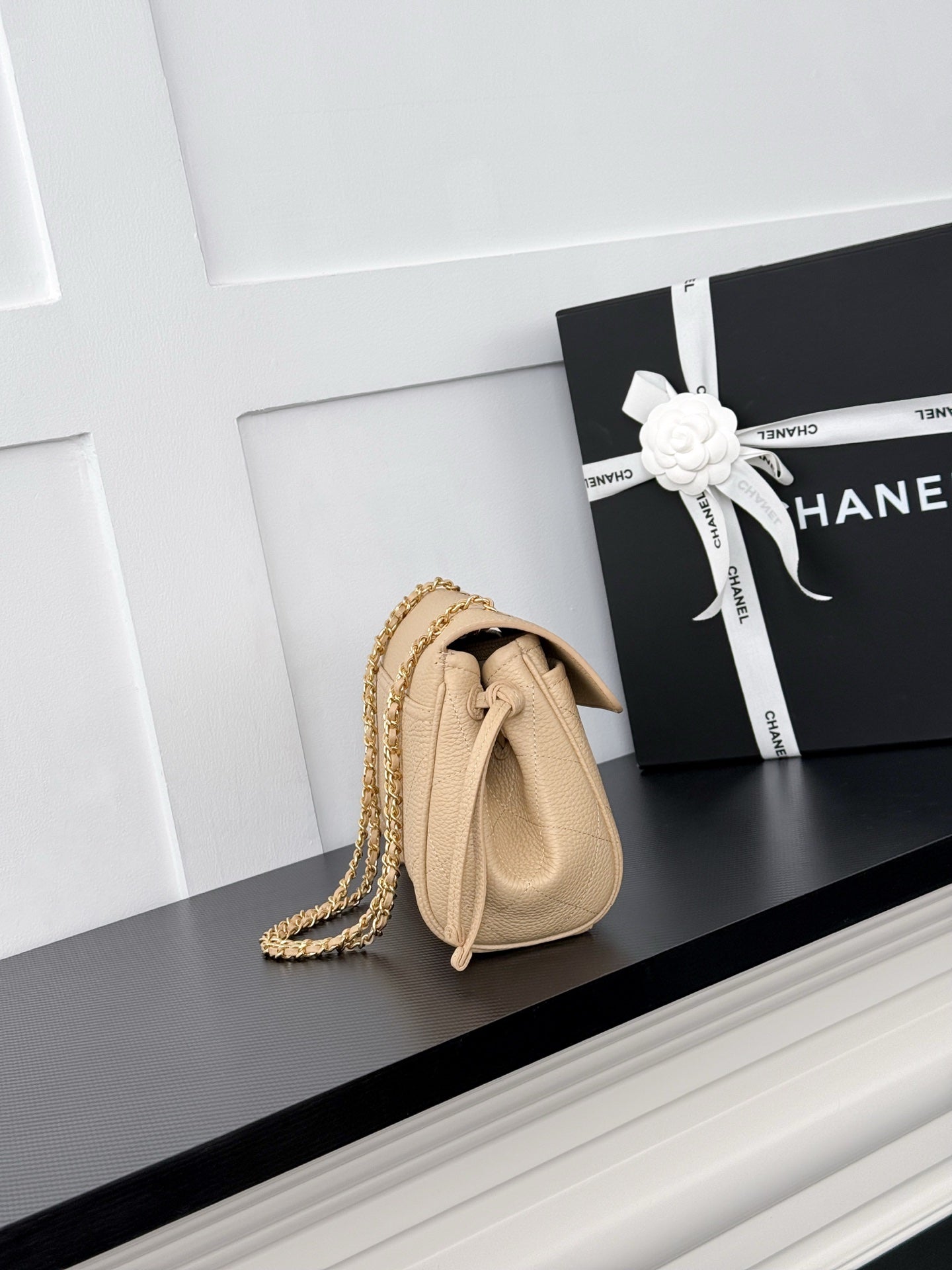 CHANEL 26S SHOULDER BAG 29 IN BEIGE GRAINED CALFSKIN