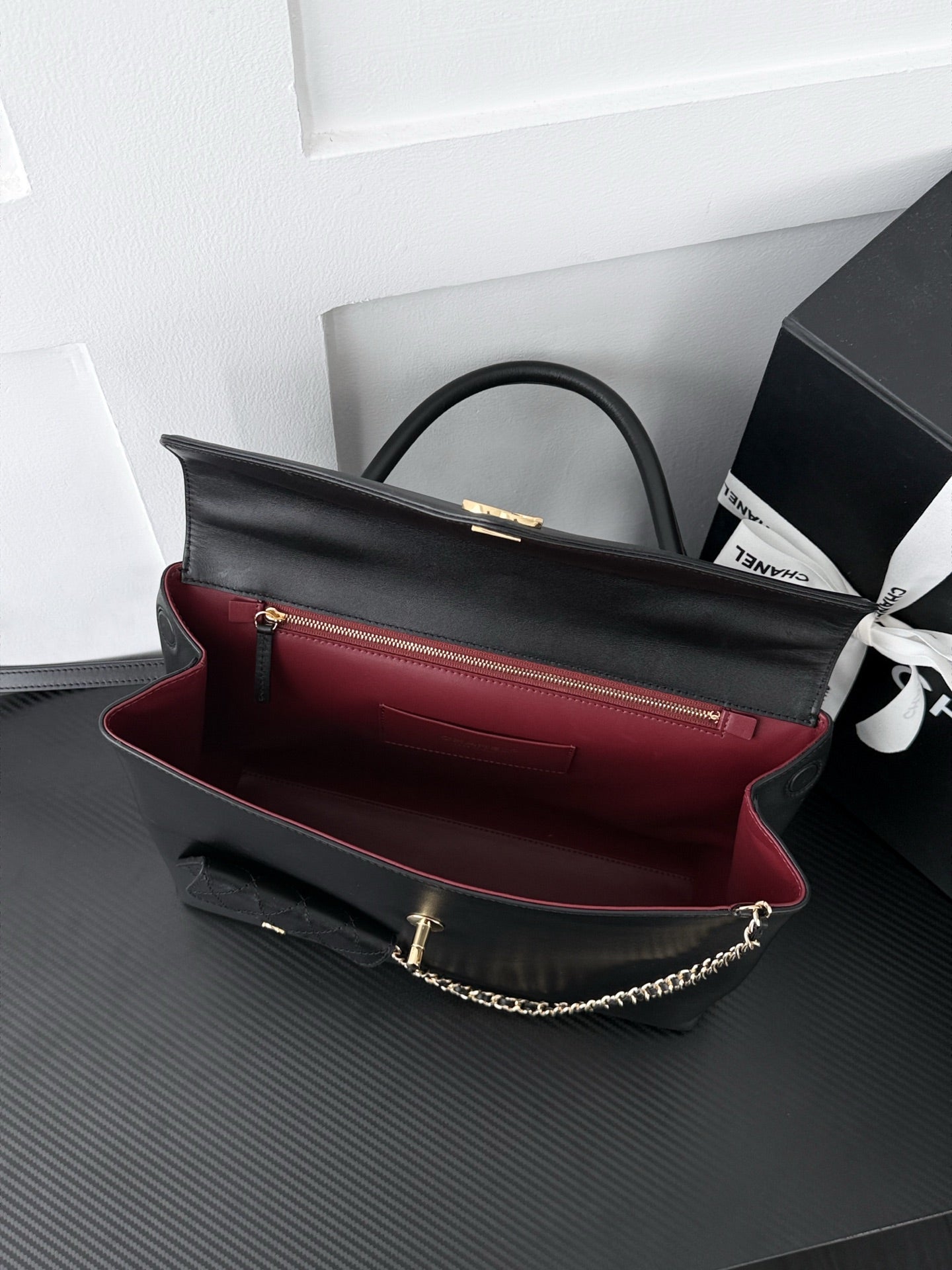 CHANEL 26S HANDBAG 32 IN BLACK SMOOTH CALFSKIN