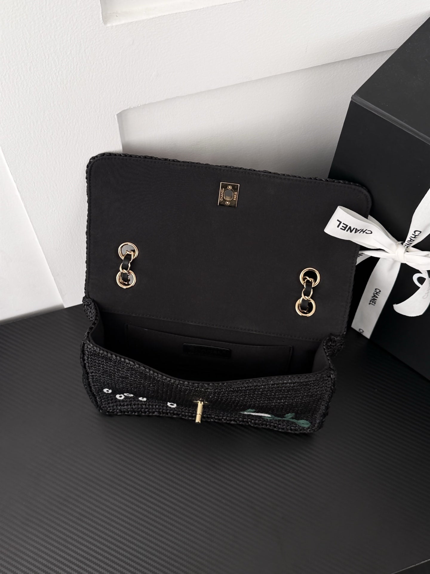 CHANEL 26S CLASSIC FLAP BAG 25 IN BLACK CROCHET RAFFIA