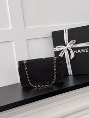 CHANEL 26S CLASSIC FLAP BAG 25 IN BLACK CROCHET RAFFIA