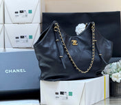 MEDIUM MAXI SHOPPING BAG 47 IN BLACK CALFSKIN GOLD-TONE METAL