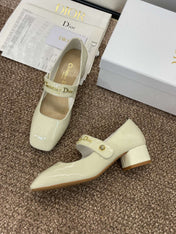 MEDIUM 35 MM HEEL PUMP IN WHITE PATENT CALFSKIN