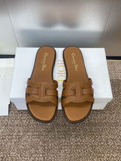 D-CLUB SLIDE SANDAL 25S IN BROWN CALFSKIN