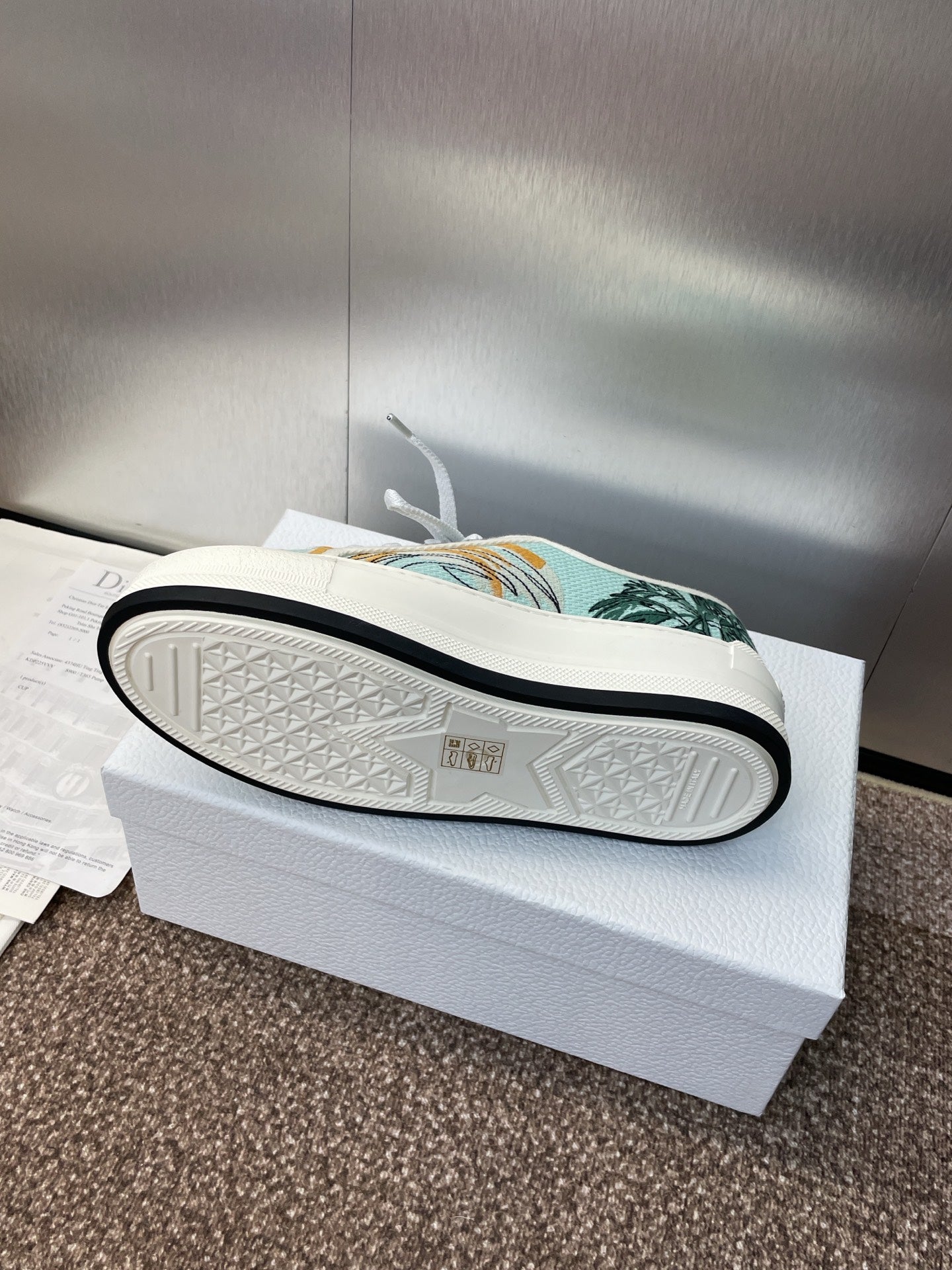 DIOR 25S WALK'N' SNEAKER IN MULTICOLOR DIOR OBLIQUE EMBROIDERED COTTON