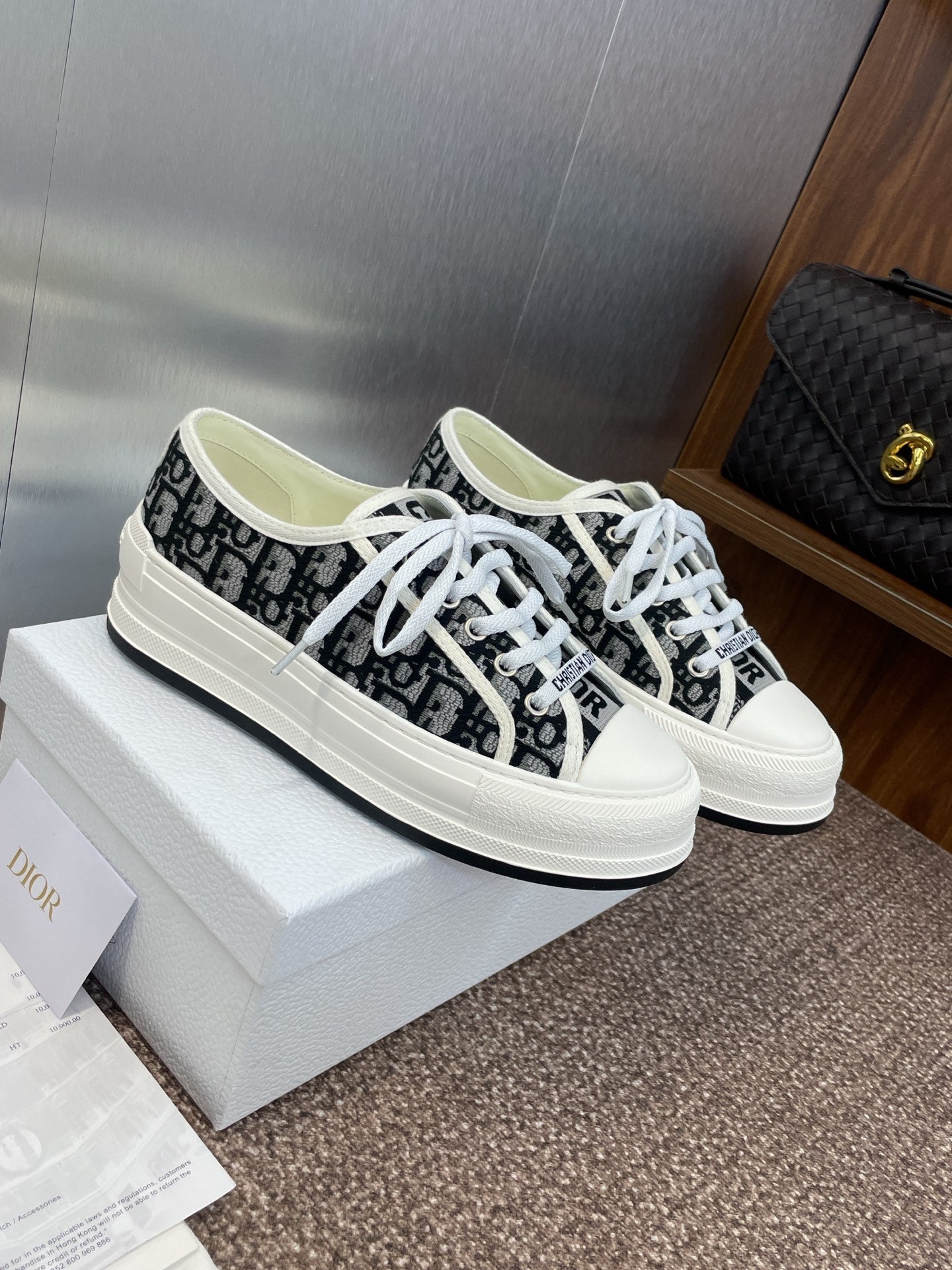 DIOR 25S WALK'N' SNEAKER IN DARK GREY DIOR OBLIQUE EMBROIDERED COTTON