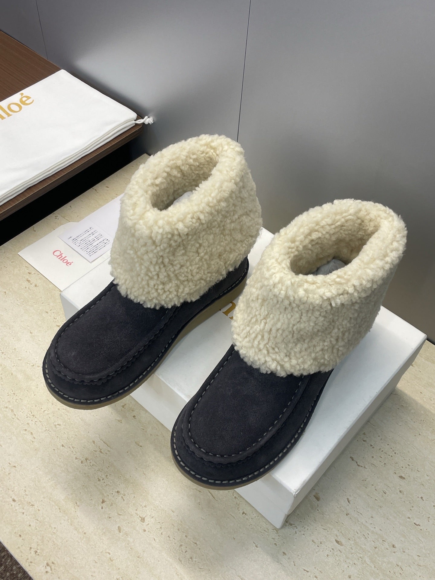 CHLOÉ 26S SHEARLING BOOTS IN CHARCOAL GREY SUEDE
