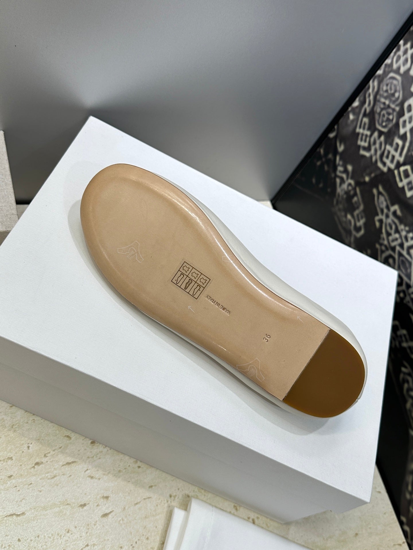 THE ROW 26S BALLET FLATS IN IVORY WHITE CALFSKIN