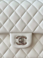 CHANEL 25S CLASSIC FLAP BAG 25 CM IN WHITE LAMBSKIN WITH SILVER HARDWARE