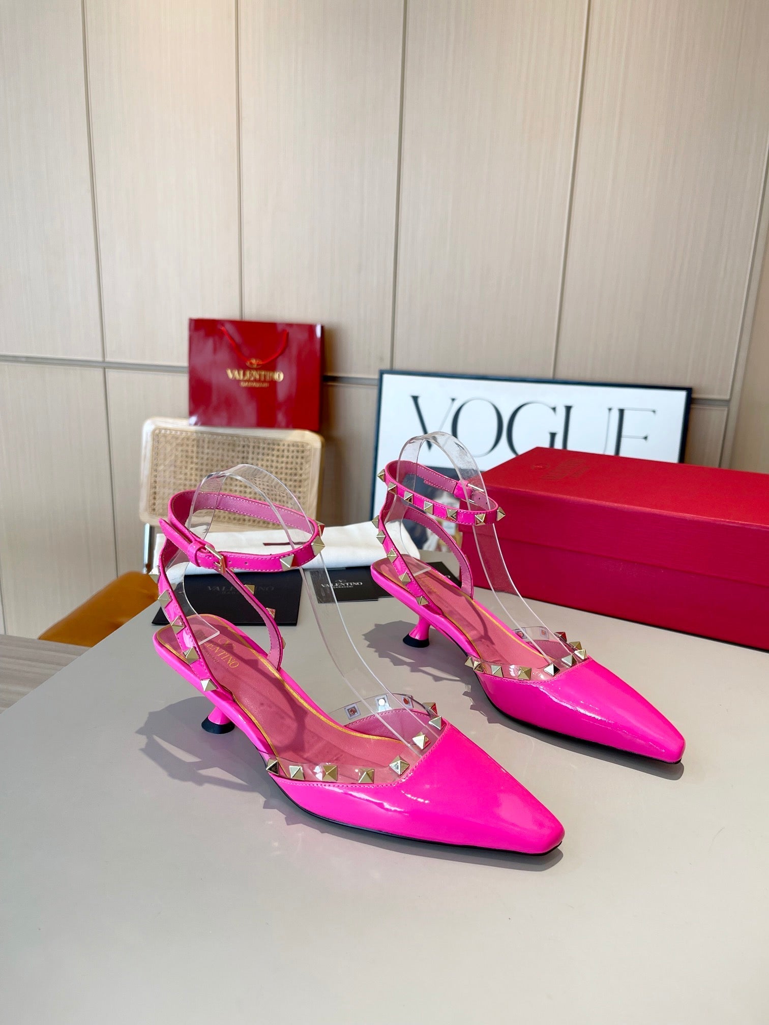ROCKSTUD CAGED SLINGBACKS 5 CM IN DEEP PINK CALFSKIN