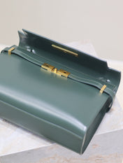 MANHATTAN MEDIUM 29 IN SACRAMENTO GREEN SMOOTH CALFSKIN GOLD BUCKLE