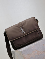 NIKI LARGE 32 IN CHOCOLATE NYLON SILVER LOGO
