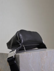 CLASSIC CROSSBODY BAG 26 IN BLACK LAMBSKIN