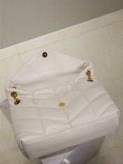 YSL 25S LOULOU PUFFER GM 35 IN BLANC VINTAGE CALFSKIN GOLD HARDWARE
