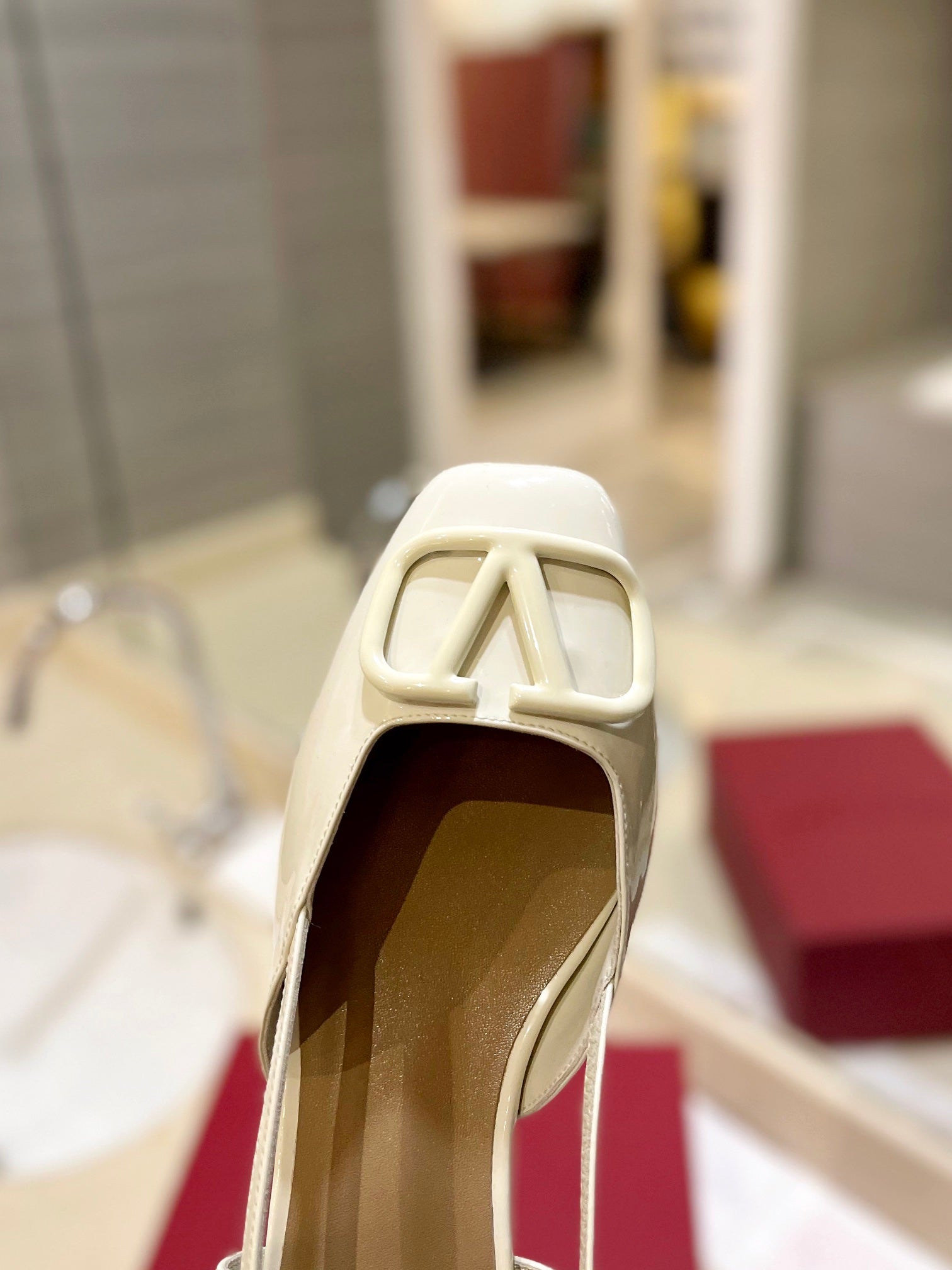 VALENTINO 26S SLINGBACK IN CREAM WHITE PATENT CALFSKIN