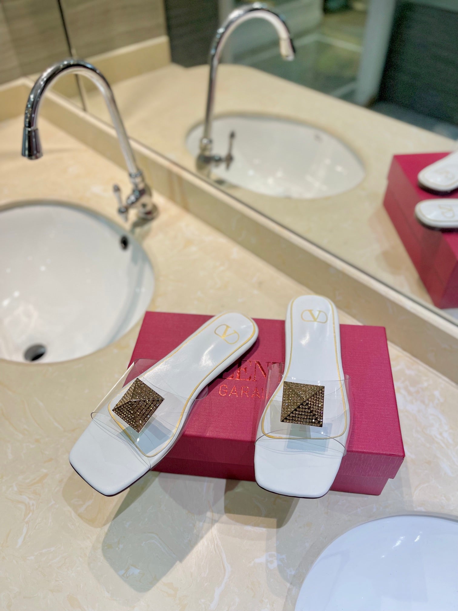VALENTINO 26S FLAT SLIDES IN WHITE LAMBSKIN WITH CRYSTAL