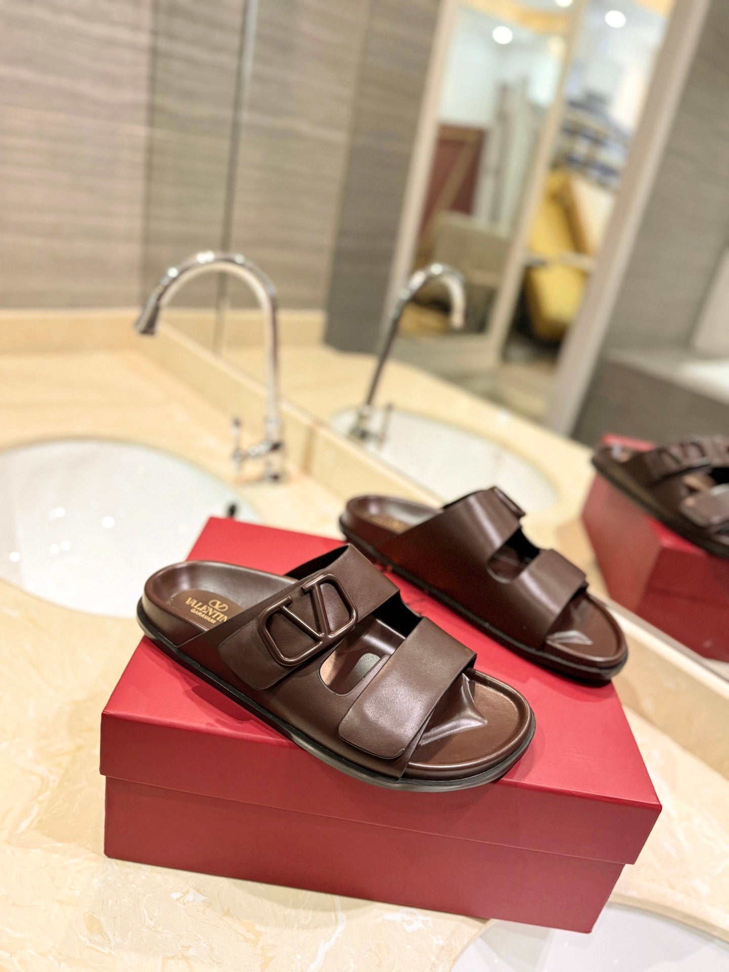 VALENTINO 26S FOOTBED SANDALS IN BROWN CALFSKIN