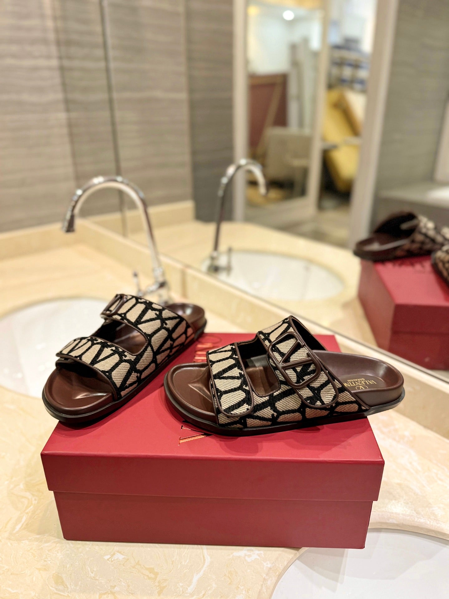 VALENTINO 26S VELCRO SANDALS IN BROWN LEATHER AND BEIGE JACQUARD FABRIC WITH HARDWARE