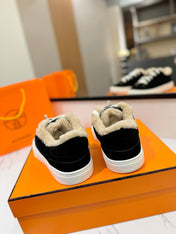 DAY SNEAKER IN BLACK SUEDE AND FLEECE LINING