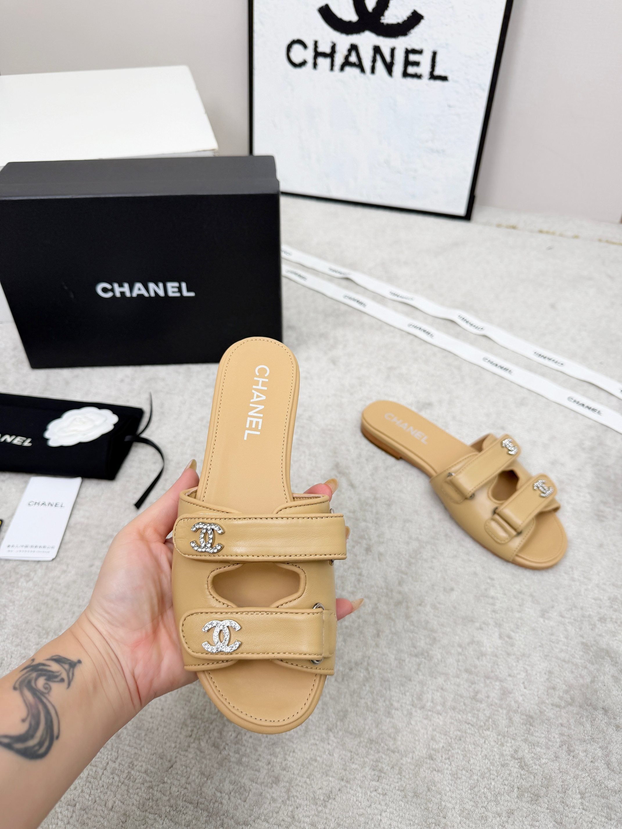 CHANEL 26S DOUBLE STRAP SLIDE SANDALS IN BEIGE CALFSKIN