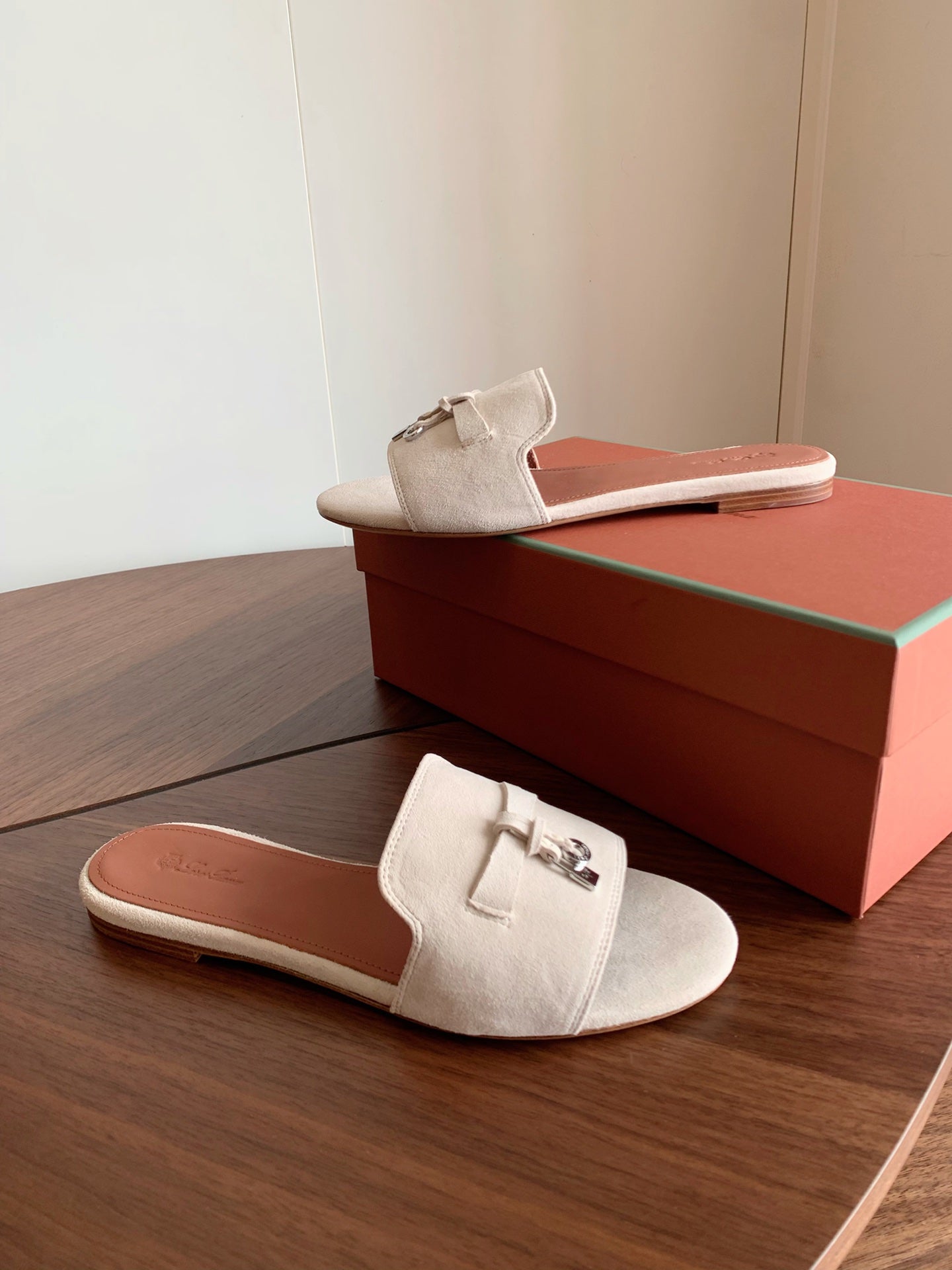 LP 26S SUMMER CHARMS SLIDES IN CREAM WHITE SUEDE SILVER HARDWARE