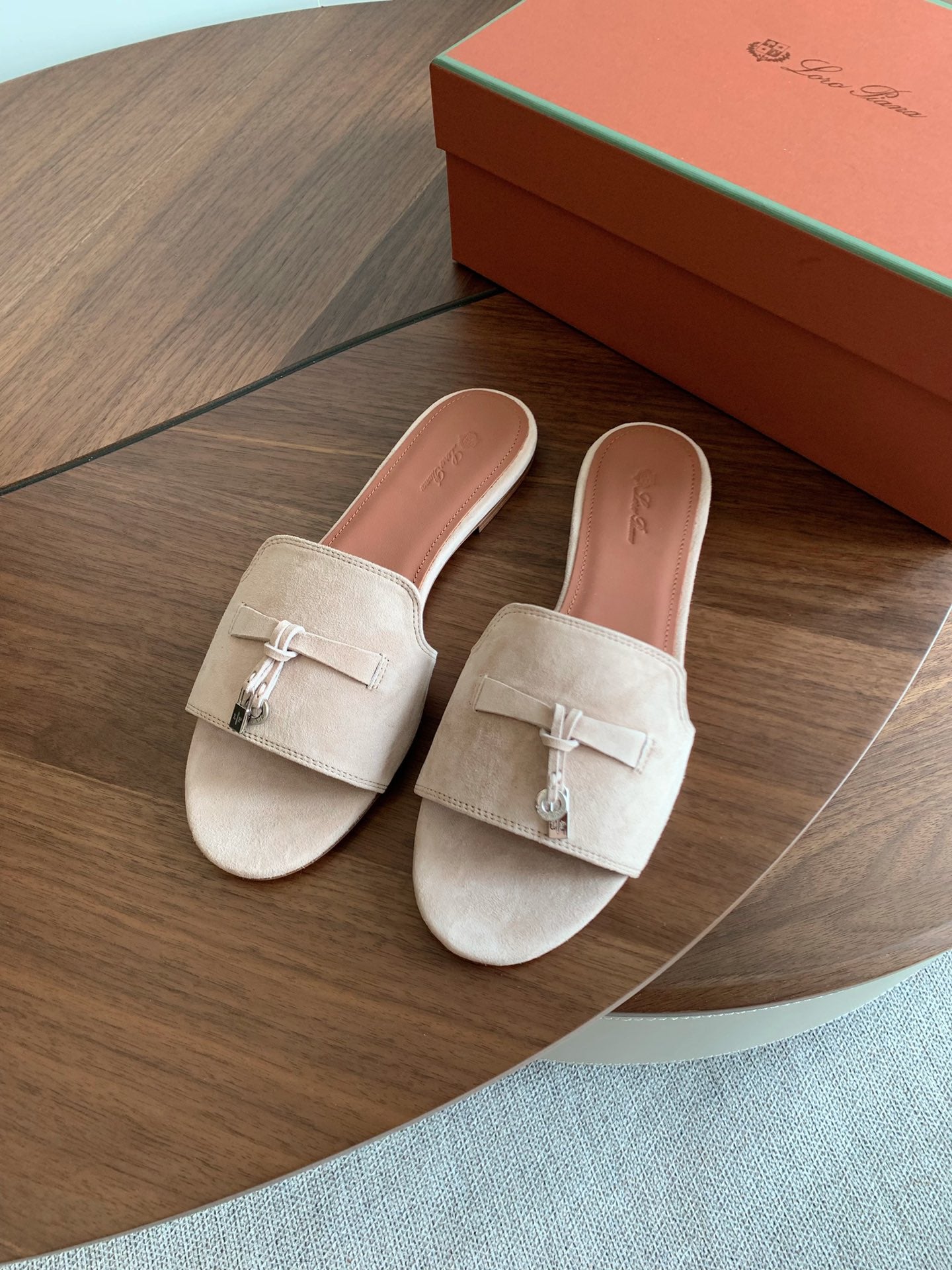 LP 26S SUMMER CHARMS SLIDES IN LIGHT GREY SUEDE GOLD HARDWARE