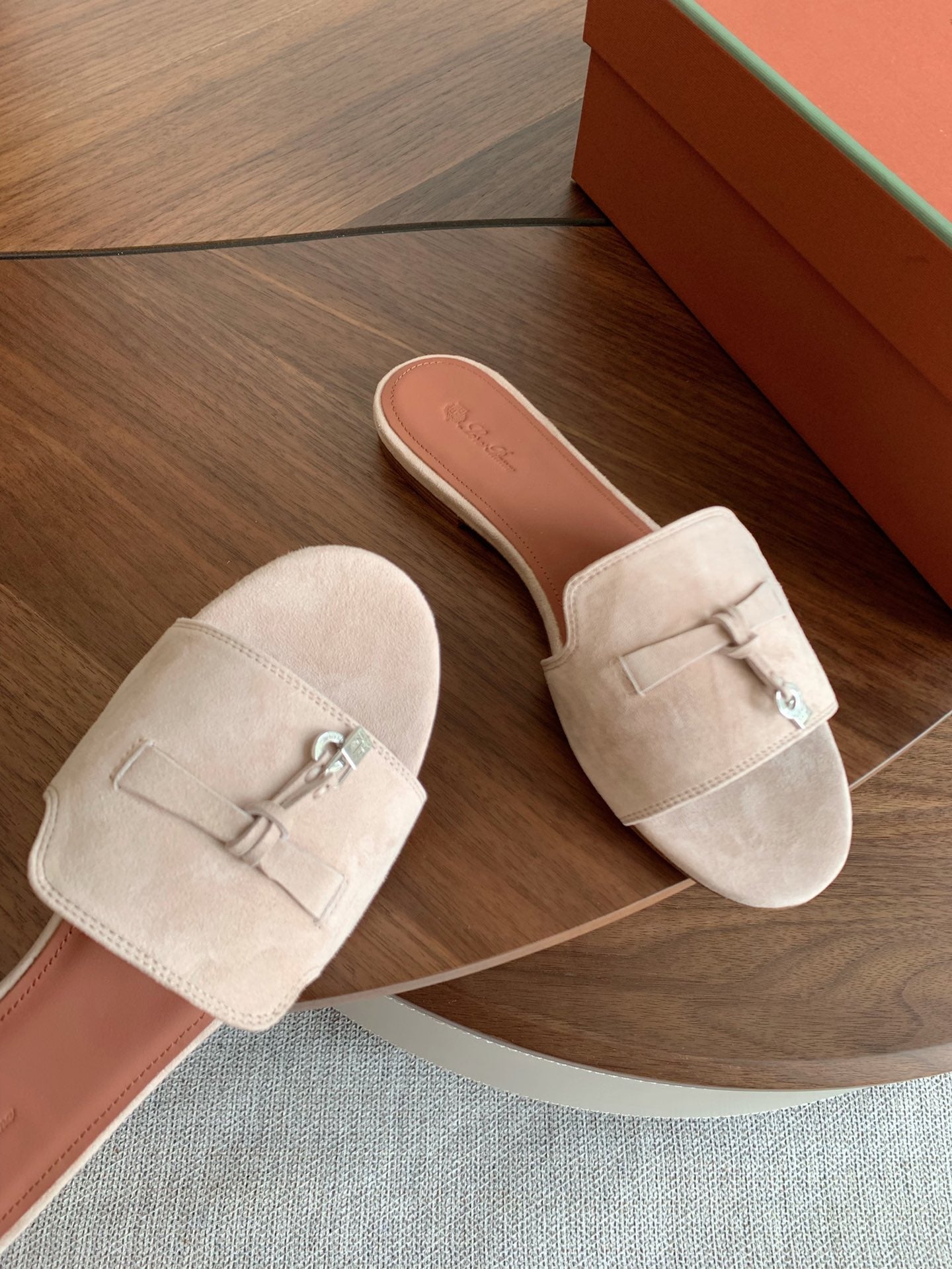 LP 26S SUMMER CHARMS SLIDES IN LIGHT GREY SUEDE GOLD HARDWARE