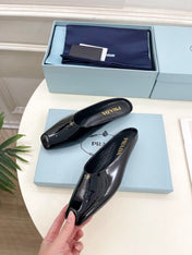 MULES SQUARE TOE IN BLACK SHINY CALFSKIN
