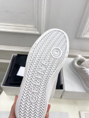 HUNTINGTON LOW LACE-UP SNEAKER IN PALE GRAY SUEDE AND MESH