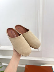 LP 25S MULES IN WARM BEIGE SUEDE