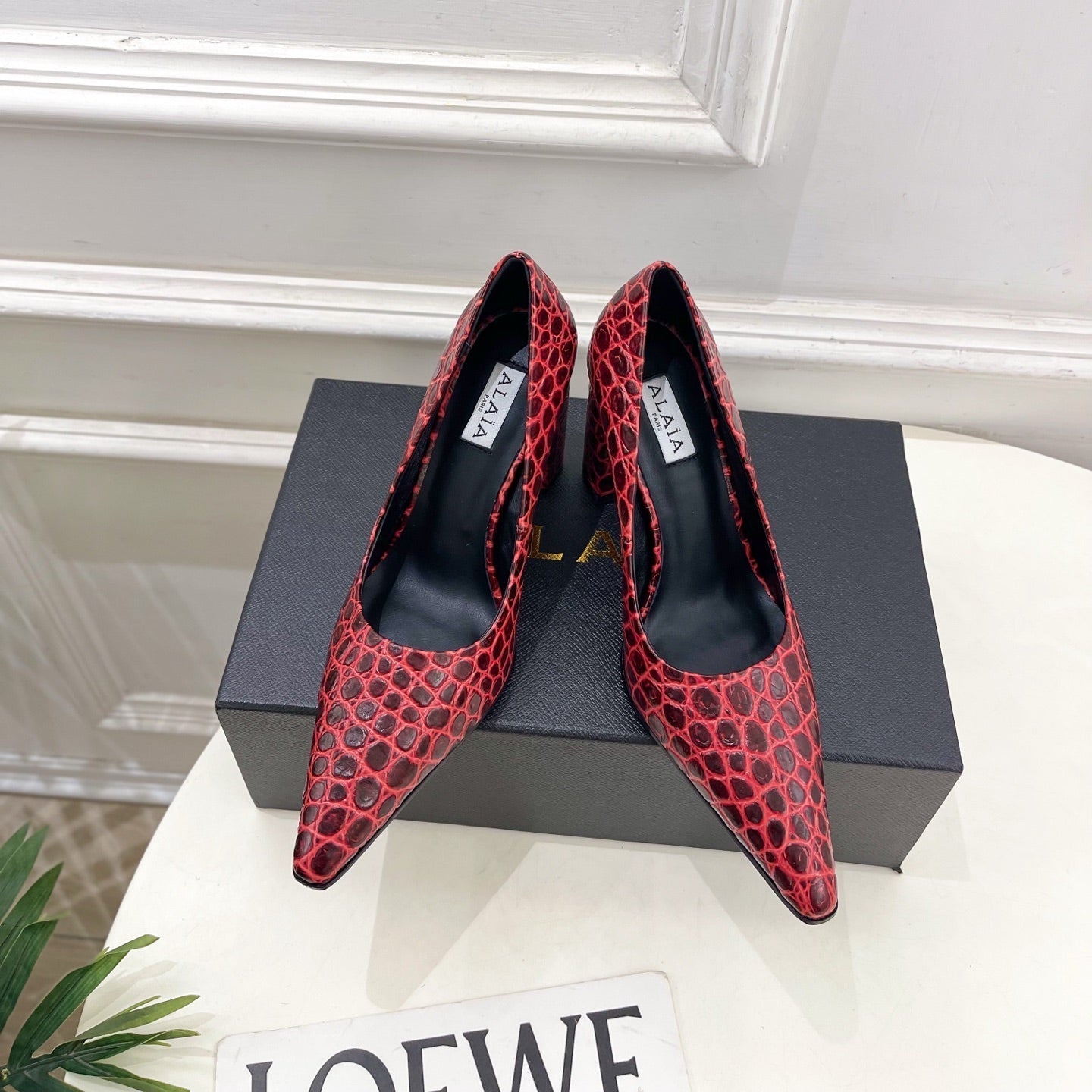 ALAIA 26S HIGH HEELS 95 MM IN DARK RED CROCODILE-EMBOSSED CALFSKIN