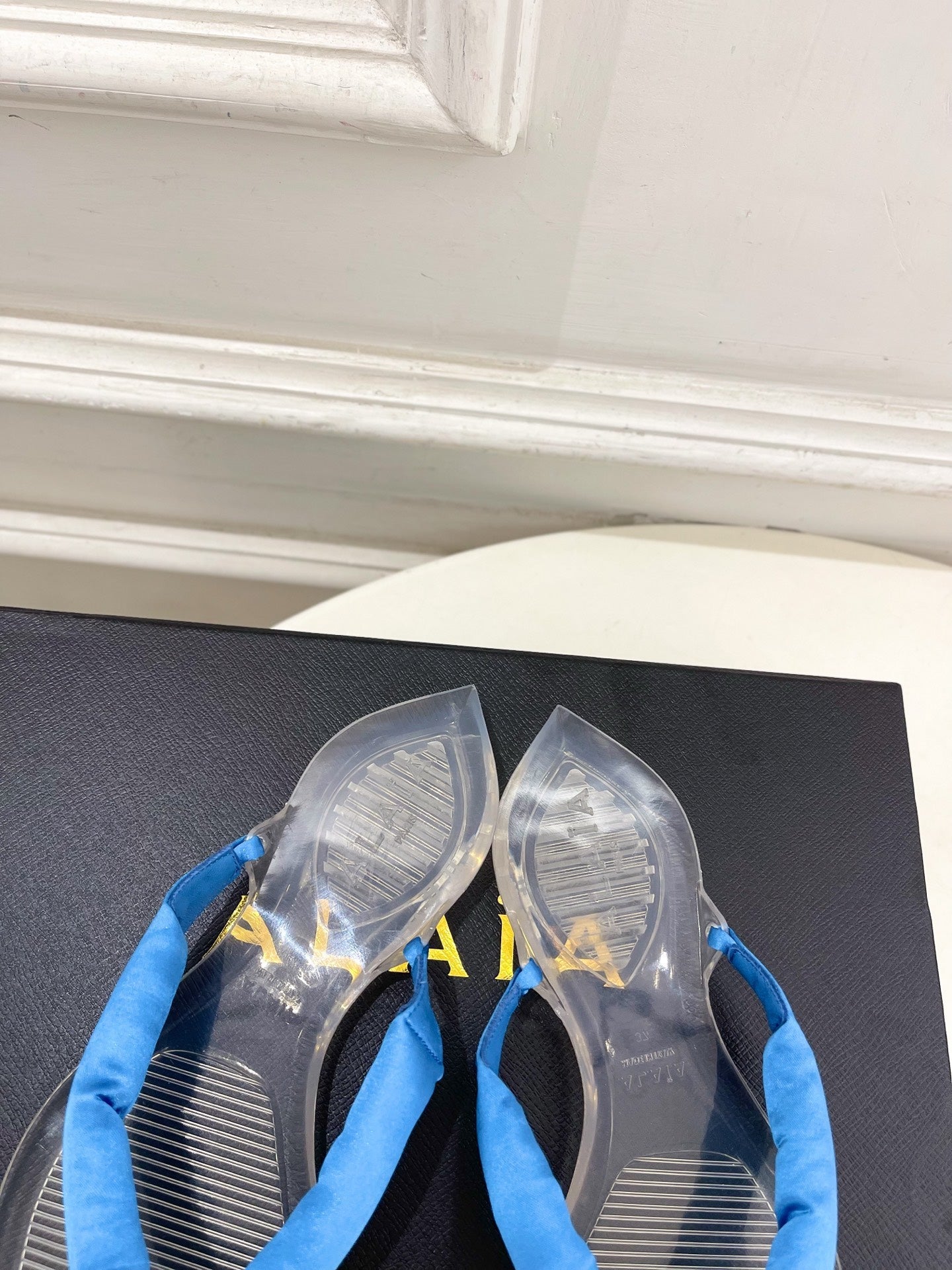 ALAIA 26S THONG SANDALS IN BLUE SATIN AND TRANSPARENT PVC