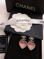 CHANEL 26S DOUBLE C LOGO PINK GRADIENT PAVE CRYSTAL HEART DROP EARRINGS IN GOLD METAL 631079
