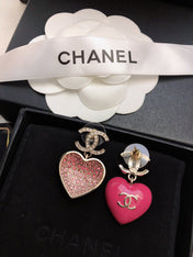 CHANEL 26S DOUBLE C LOGO PINK GRADIENT PAVE CRYSTAL HEART DROP EARRINGS IN GOLD METAL 631079